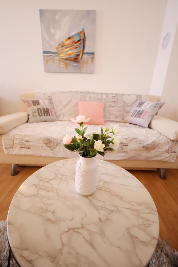 Apartmani Junto Преко Екстериор снимка