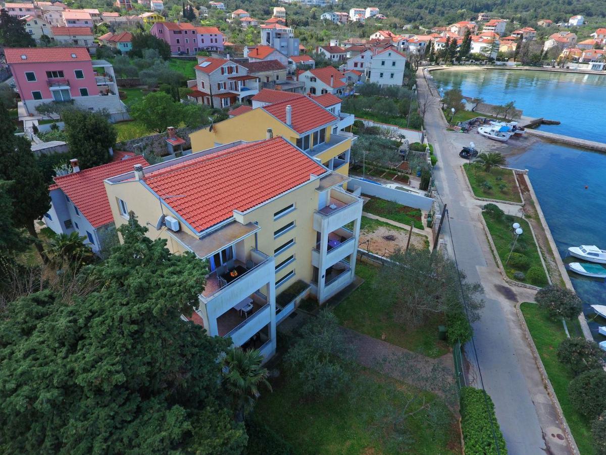 Apartmani Junto Преко Екстериор снимка